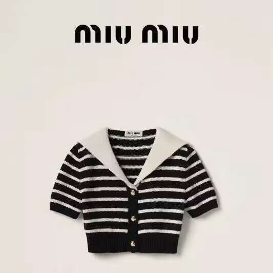 新品未使用 Miu Miu ミュウミュウさんネイビーネックカシミヤニット  