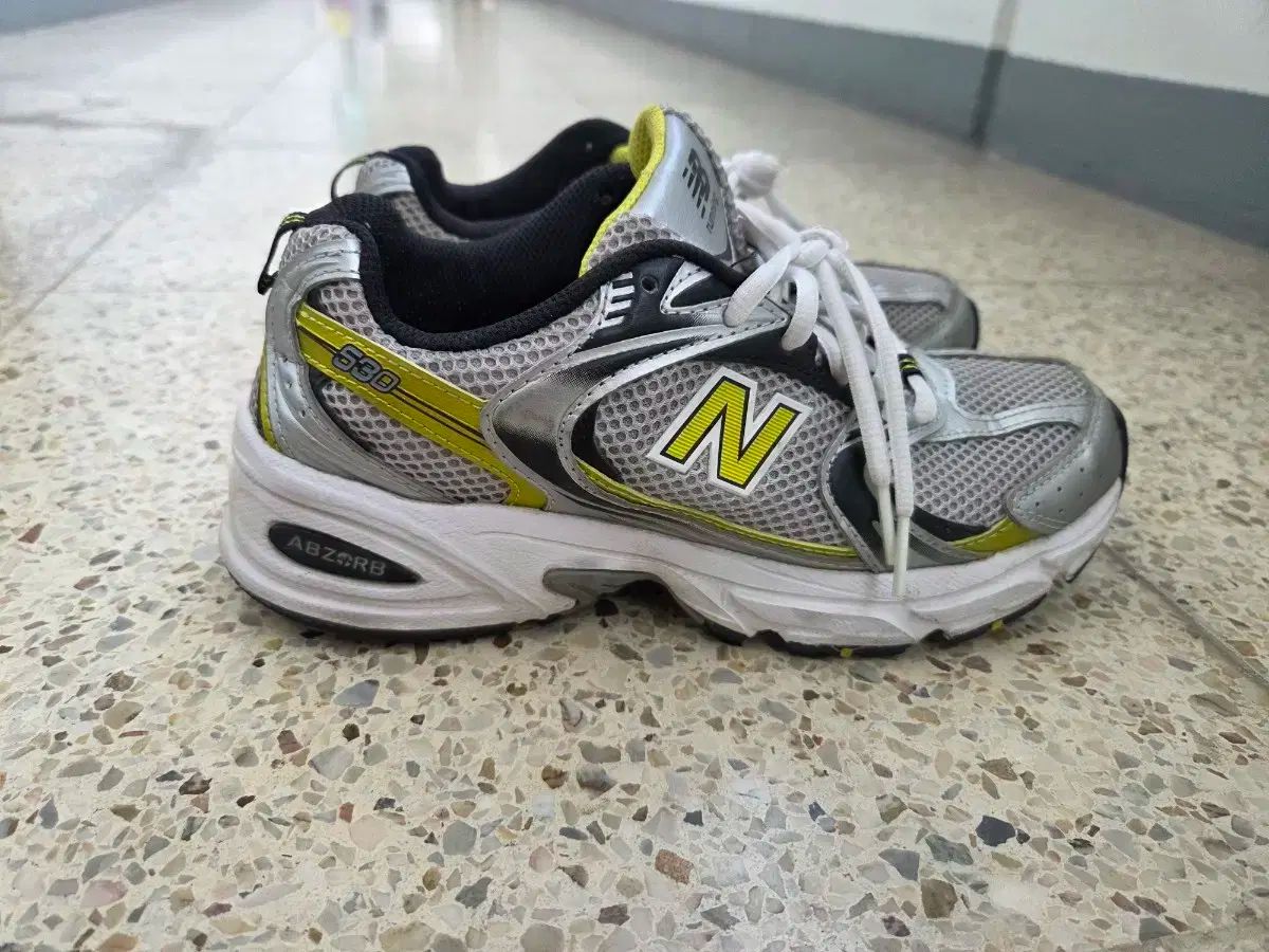 ニューバランススニーカー New Balance(ニューバランス) スニーカー 230 - メルカリ