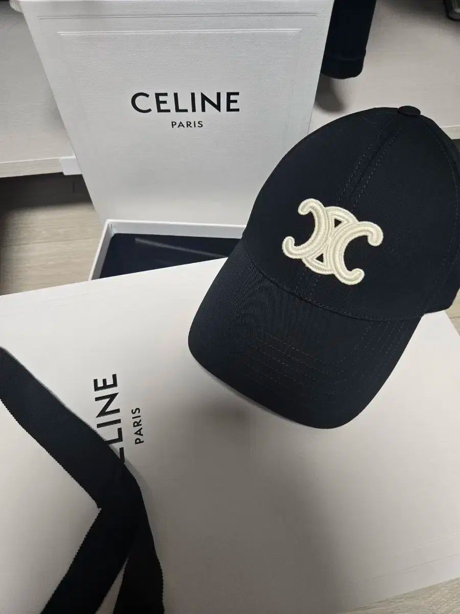 セリーヌキャップMサイズブラック CELINE セリーヌ キャップ M 黒