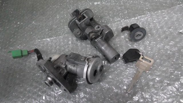 数量限定，豊富な ZZ（ジーツー）CA1PB-138xxx　の　キーセット 3/3　:#1739936190 電装系