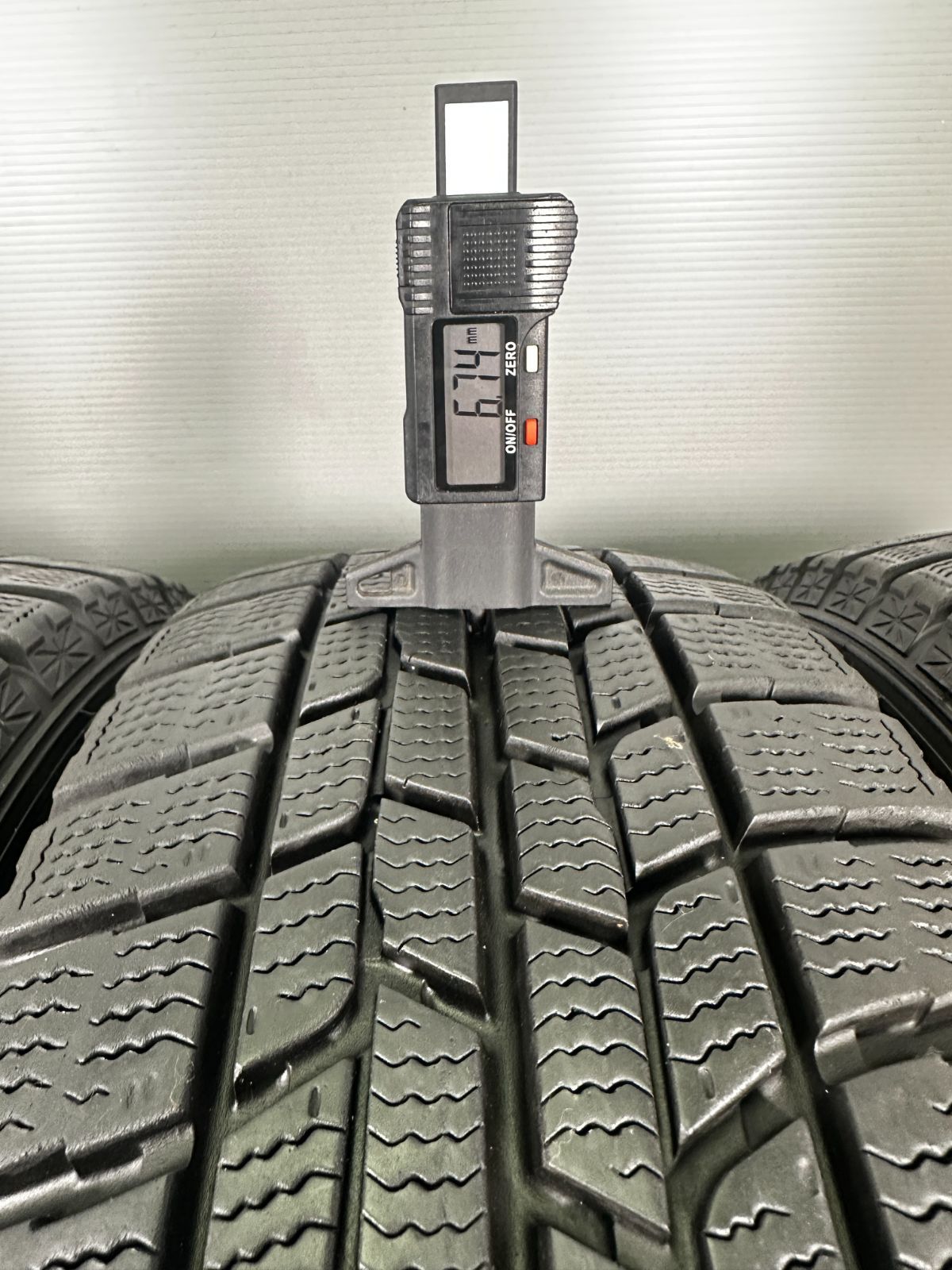 スタッドレス 【バリ溝】185/60R15 84Q 4本 冬用 スタッドレスタイヤ 
