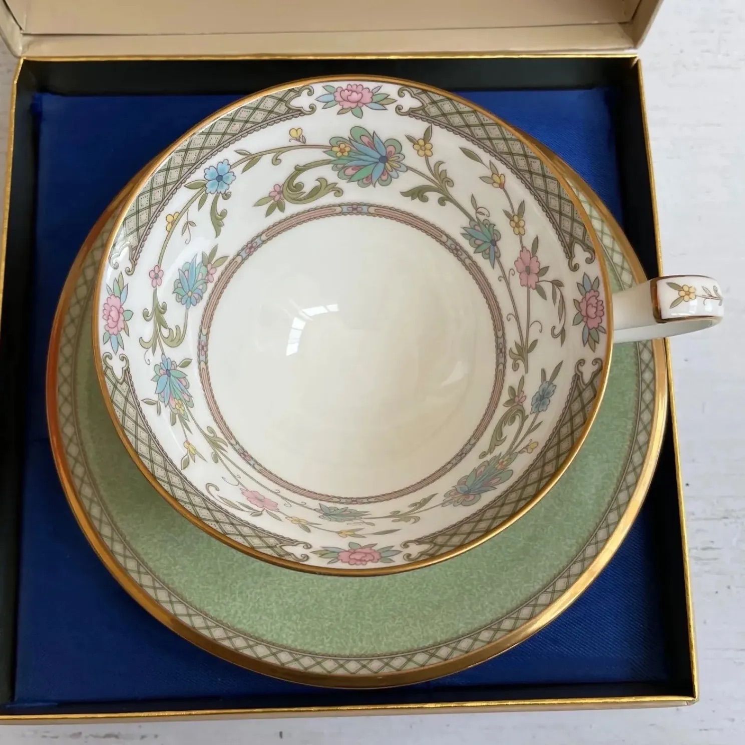 化粧箱あり / 美品< ノリタケ >ヨシノ/ YOSHINO 桜のカップ 化粧箱あり / 美品< ノリタケ >ヨシノ/ YOSHINO 桜のカップ
