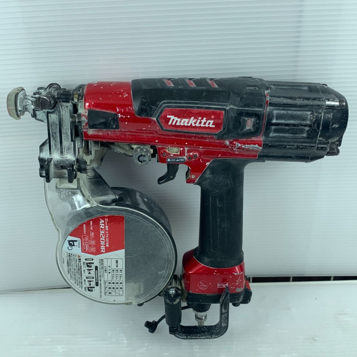 κκMAKITA マキタ 高圧エア釘打ち 本体のみ コードレス式 32mm 4829 キズ ヨゴレ有 AR320HR レッド