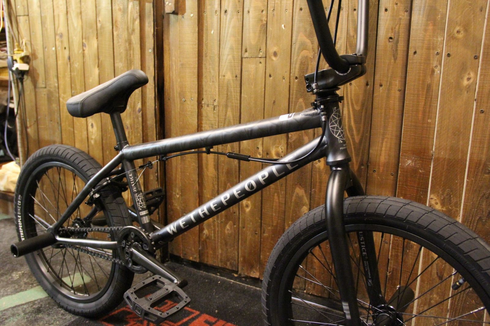 自転車 BMX 20インチ ストリート JYRO+4PEG WETHEPEOPLE JUSTICE GREY 