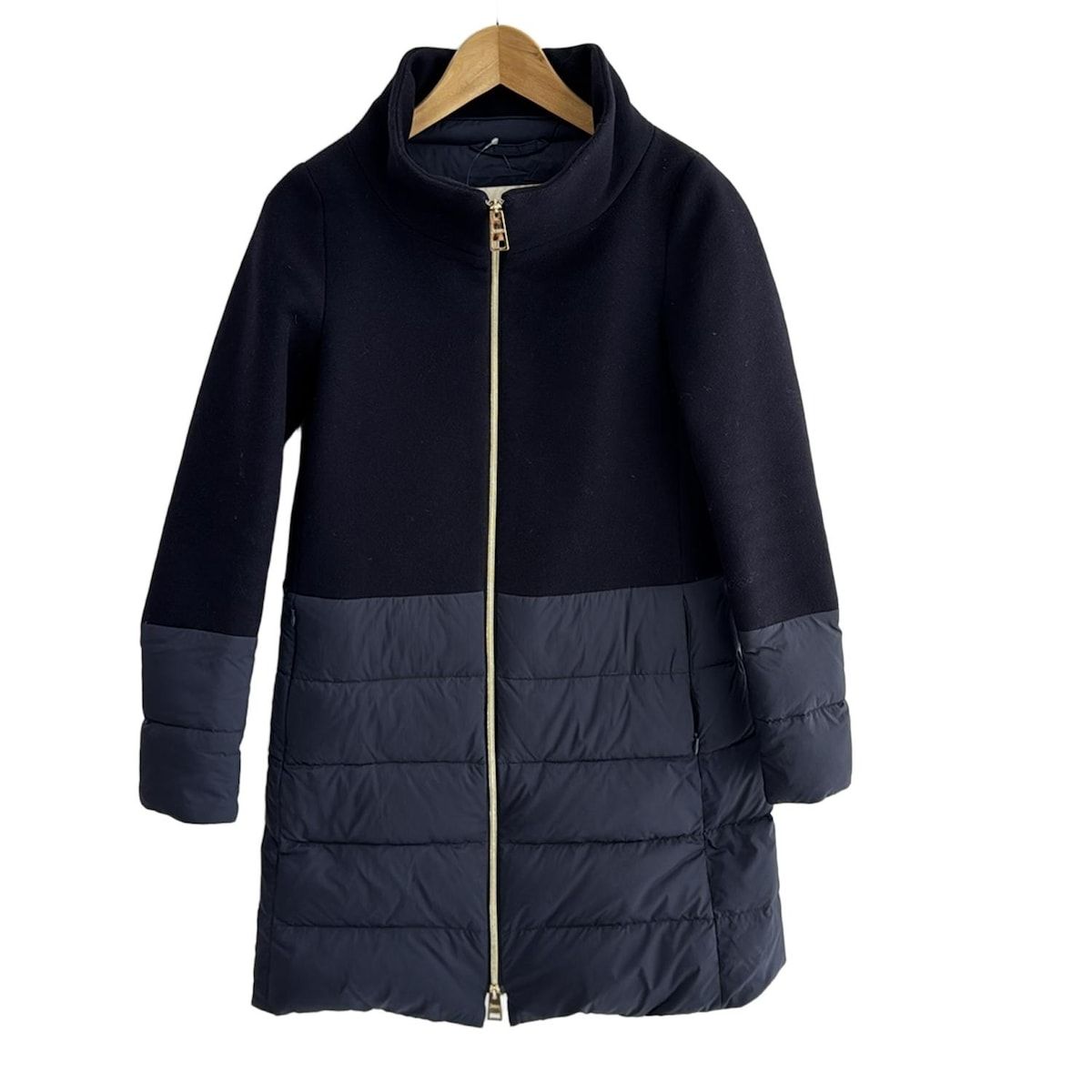 HERNO ヘルノ ダウンコート サイズ38 S レディース - ダークネイビー×ネイビー 長袖|冬