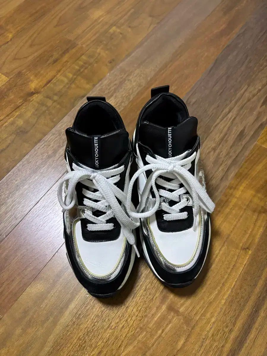 ラッキー・シュエット スニーカー