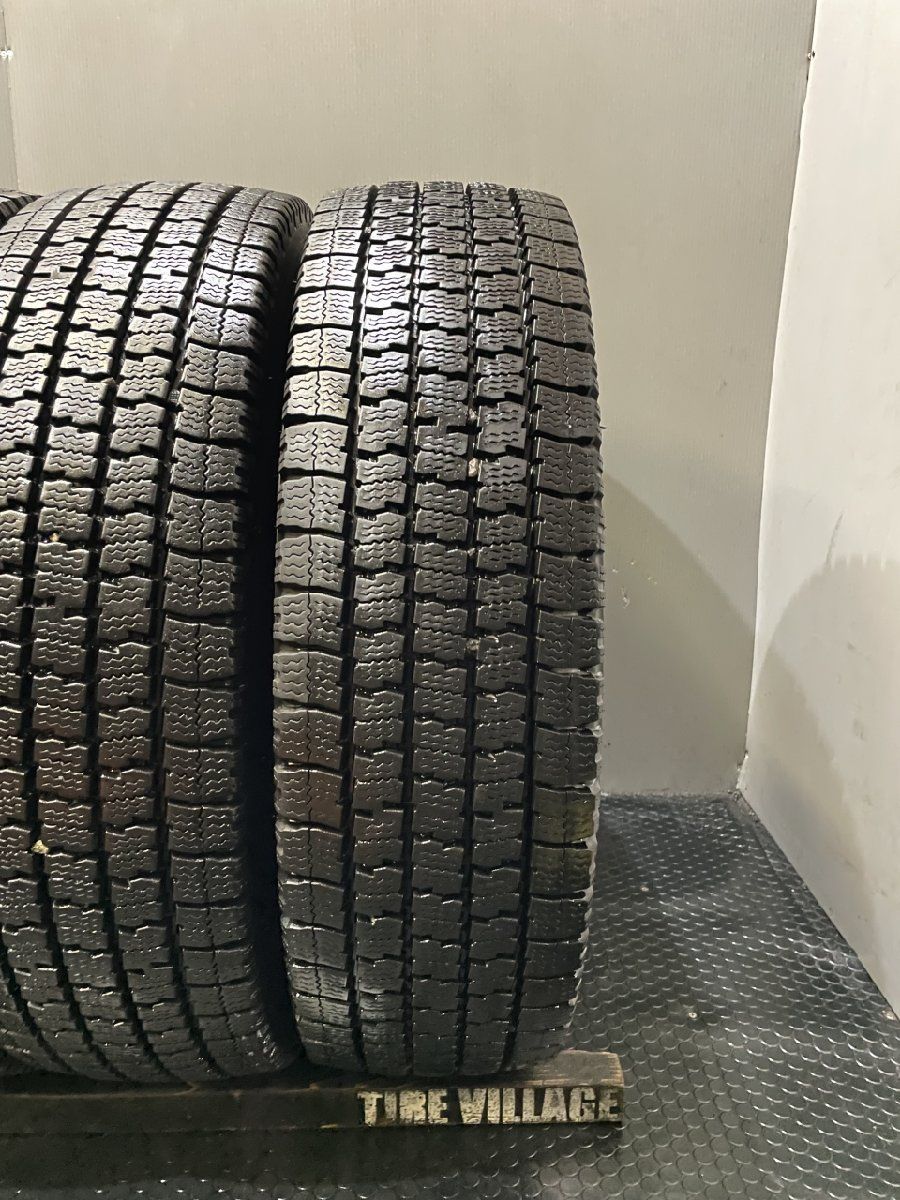 TOYO DELVEX M935 205/70R17.5 115/113N LT 17.5インチ ライトトラック