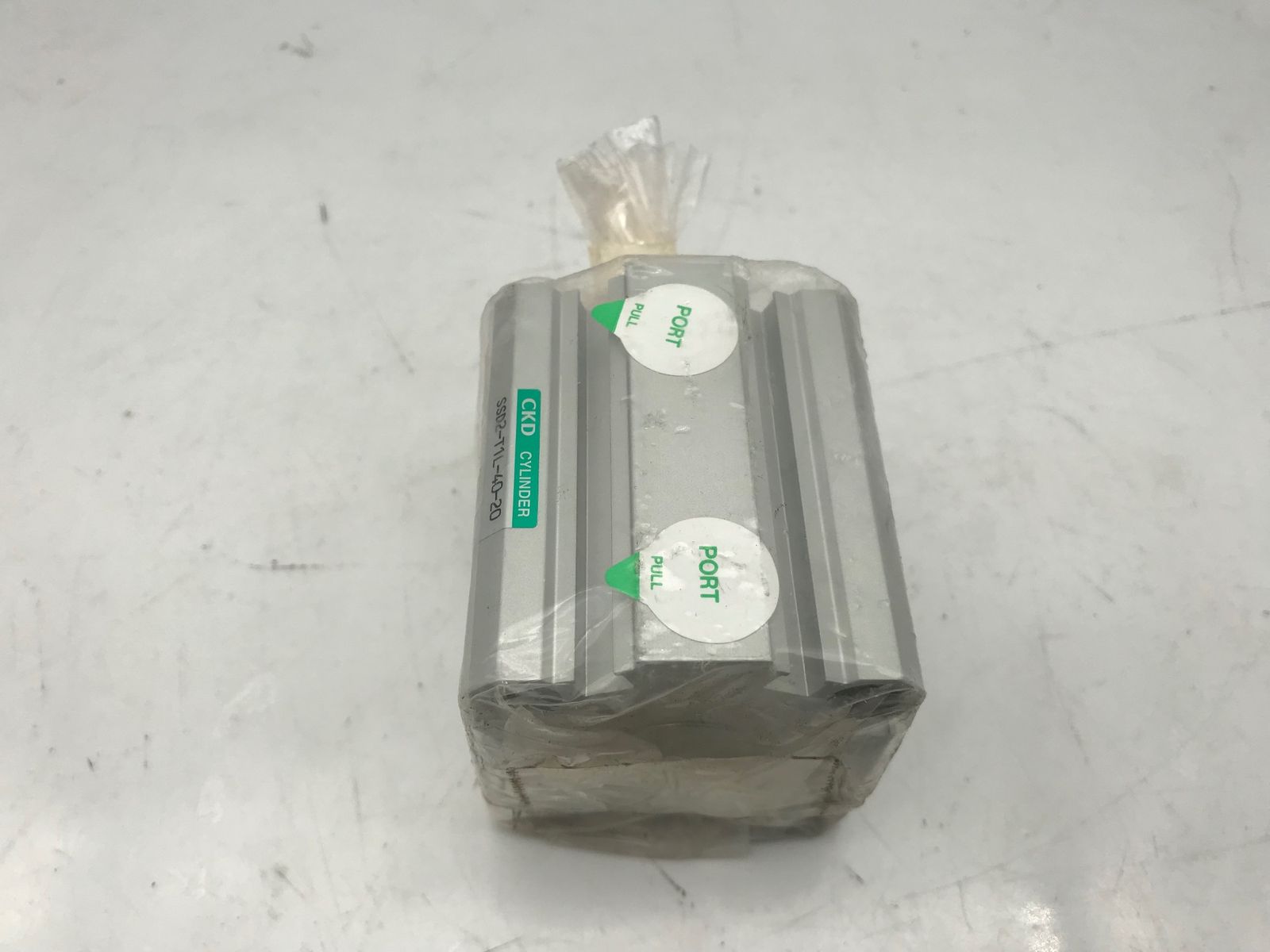 CKD コンパクトシリンダ SSD2-T1L-40-20 3個セット ITPCG5RF0R86 エコツール小牧ｲﾝﾀｰ店 M02