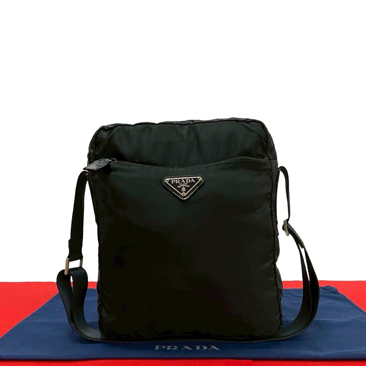 品 PRADA プラダ 三角ロゴ 金具 ナイロン レザー 本革 ミニ ショルダーバッグ ポシェット サコッシュ メンズ ブラック 42842