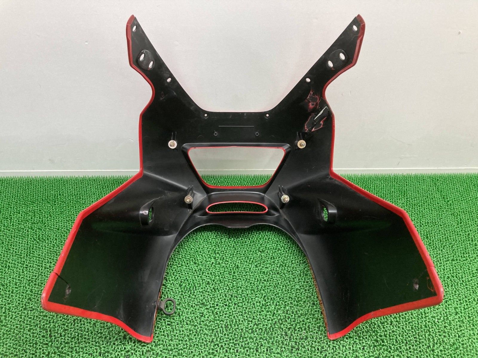 TRX850 アッパーカウル 赤 4NX ヤマハ 純正 バイク 部品 フロントカウル 修復素材やペイント素材に 品薄 品 Ux DECORATOM_COM_BR