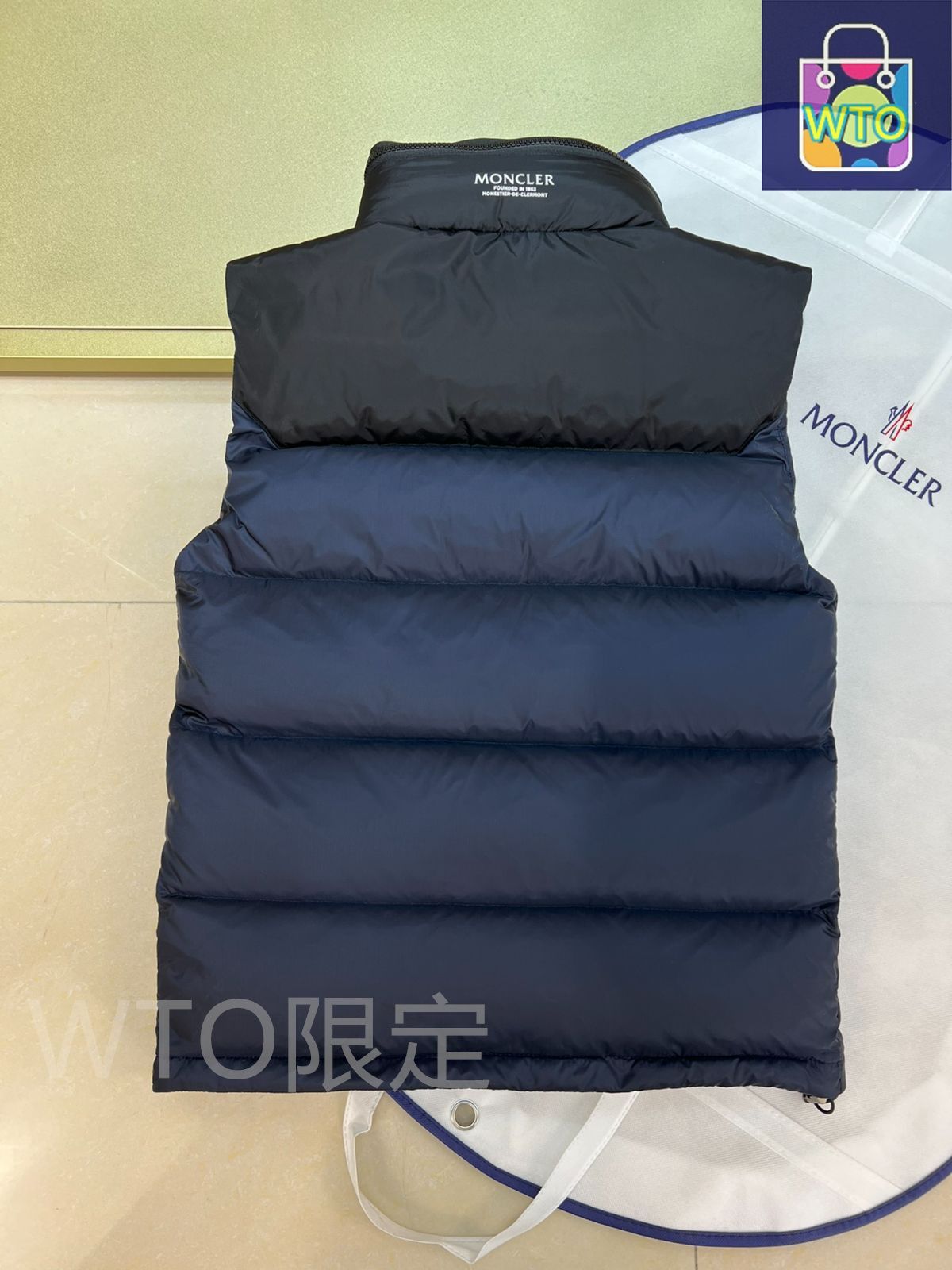 超希少！MONCLER モンクレール ダウンベスト　青タグ　キルティング ブルー（青）系 MONCLER(モンクレール) ダウンベスト(メンズ