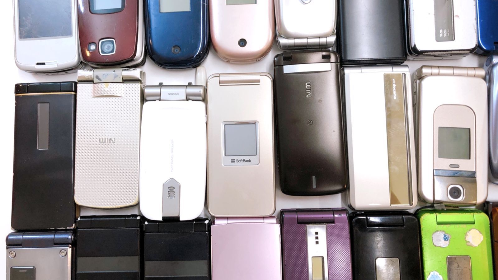 【827】 携帯電話 大量おまとめ 23点 約2.4kg 未選別 ジャンク品 827】 携帯電話 大量おまとめ 23点 約2.4kg 未選別 ジャンク品の