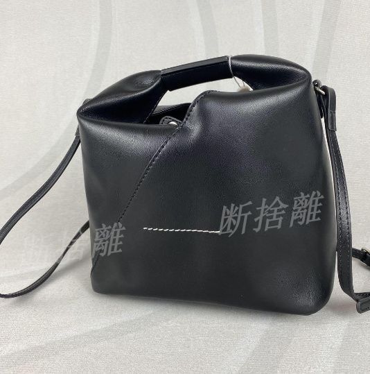 新品、MM6 Maison Margiela ショルダーバッグ ブラック