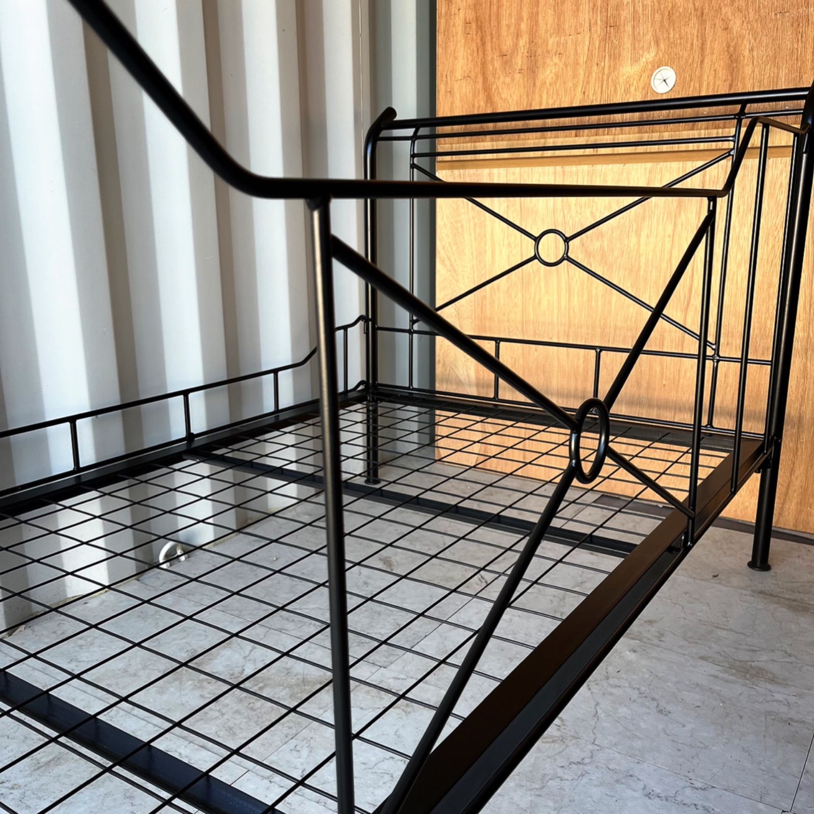 取付無料！ローラアシュレイ 姫系ブラックスチールベッドフレームシングル✨ 取付無料！ローラアシュレイ 姫系ブラックスチールベッド