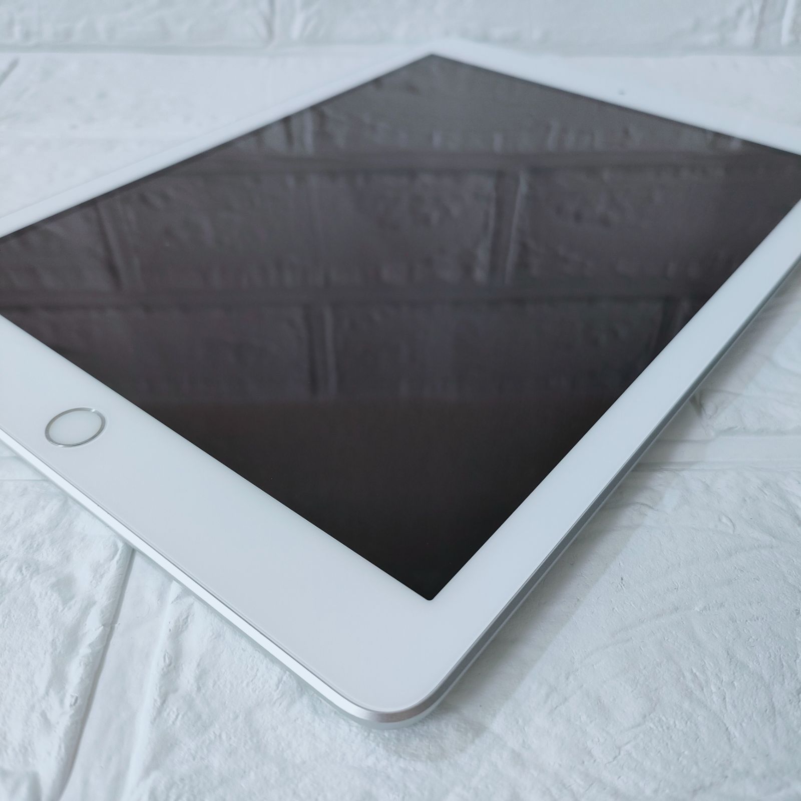 第6世代 iPad 32GB SIMフリー 管理No.s143