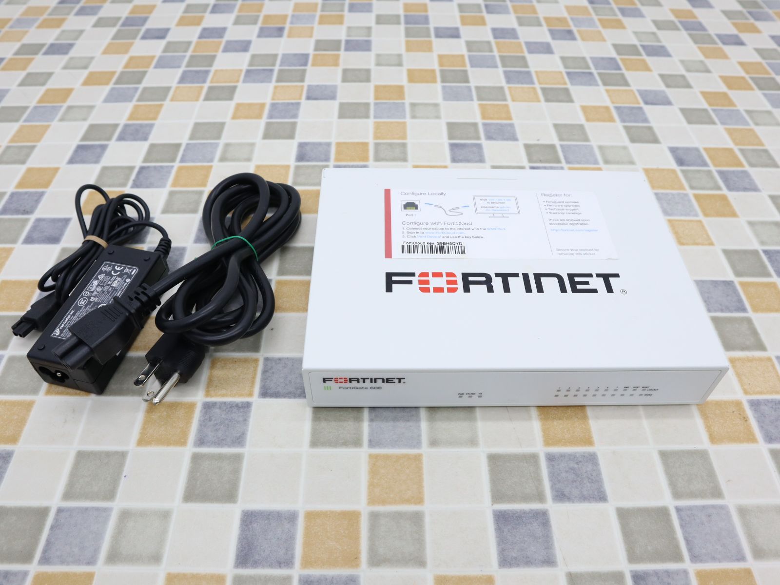 ◇ 初期化済み｜FortiGate 60E｜FORTINET FG-60E FSP036-RBBN2