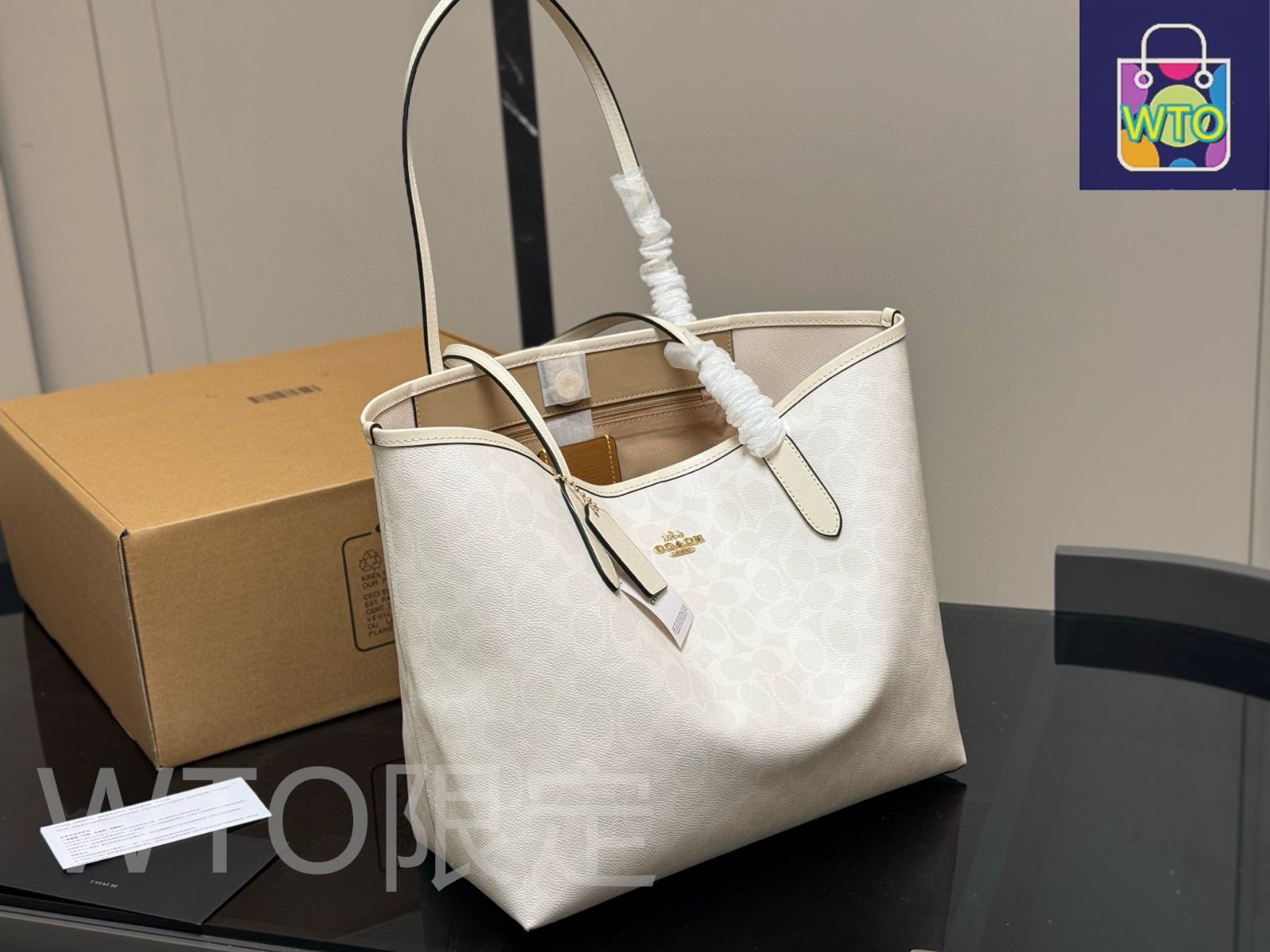 国内即納/関税なし/新作/COACH シティトートバッグ 軽量☆大容量 今日特価】Coach コーチ 新作 シティトートバッグ 吸い込み式