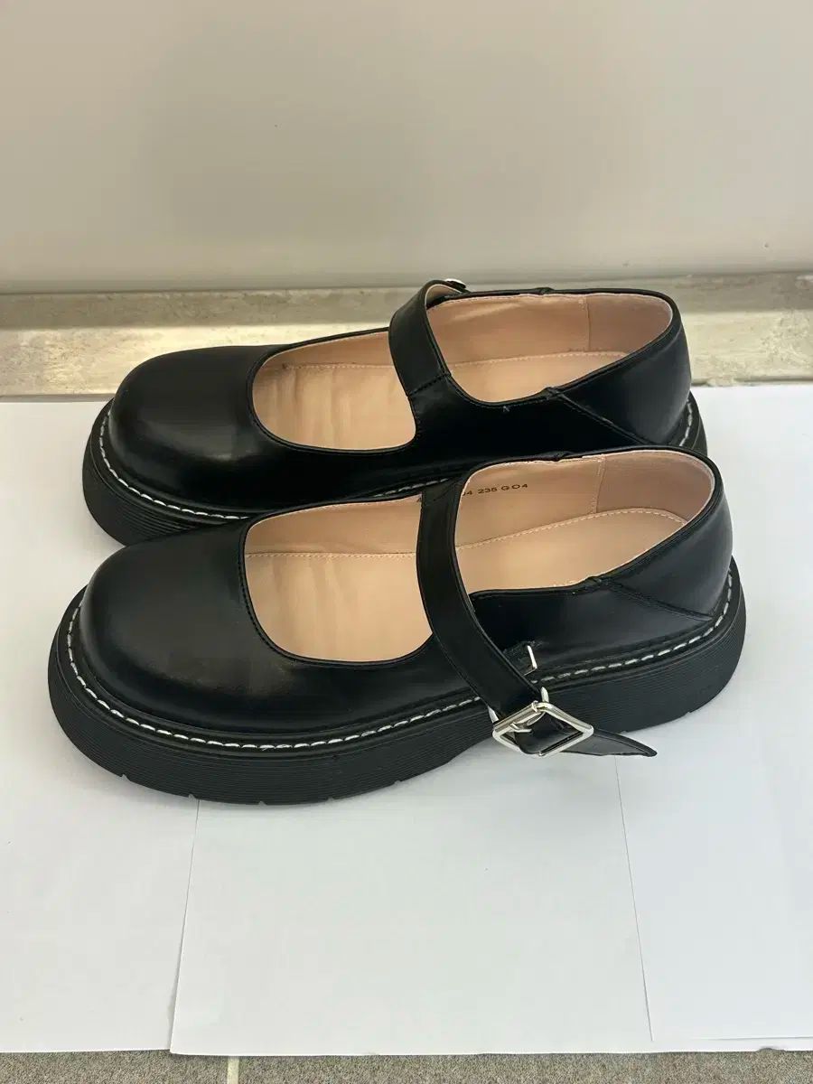 SALT AND CHOCOLATE(ソルトアンドチョコレート) ラウンド トゥー