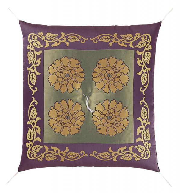 豪華　十六紋菊　座布団 約66cm　皇室　近衛師団　皇宮警察　禁衛府　天台宗 豪華 十六紋菊 座布団 約66cm 皇室 近衛師団 皇宮警察 禁衛府 天台宗