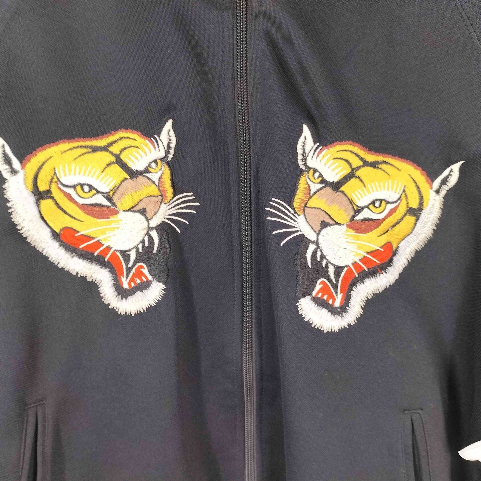 東洋エンタープライズ スカジャージ トラックジャケット 虎 刺繍 黒 M 東洋エンタープライズ スカジャージ トラックジャケット 刺繍 虎 M