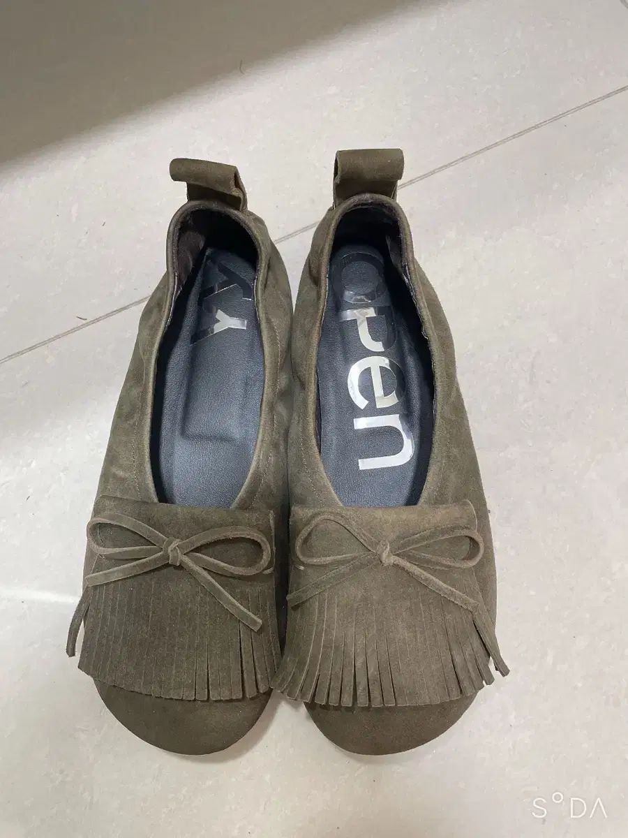 Y Y Y Y を開く フリンジ スエード フラット 245