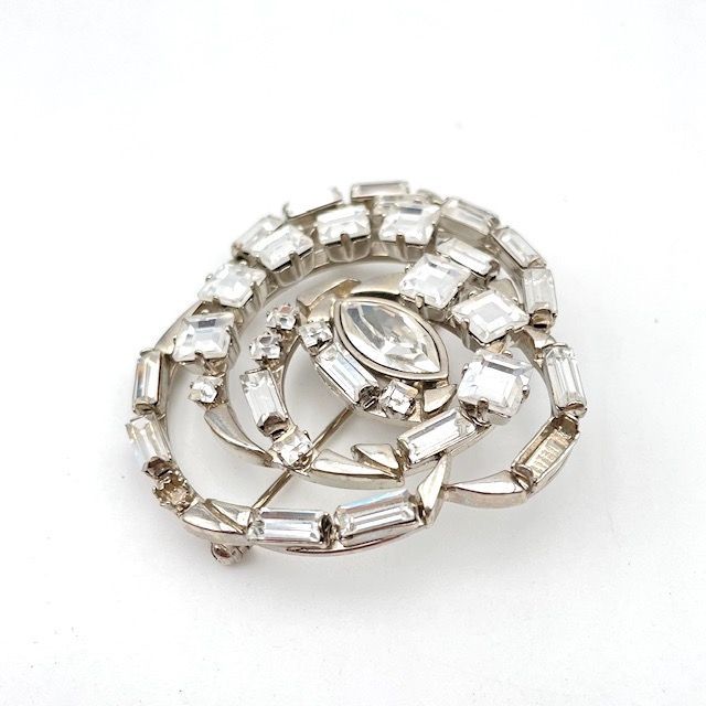 GUCCI グッチ アンティーク調ブローチ グッチ ヴィンテージ ブローチ GUCCI VINTAGE BROOCH - メルカリ