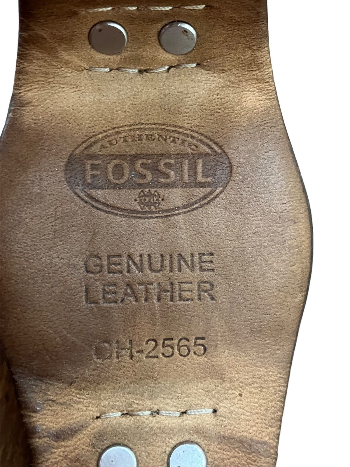 Fossil genuine leather on sale ch2565