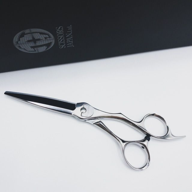 新品同様【シザーズジャパンSCISSORS JAPAN】Sシリーズ ドライカット オーバル LSBS加工 シザー ドライカット 美容ハサミ  美容師5.5インチ 中古 sc263 - メルカリ