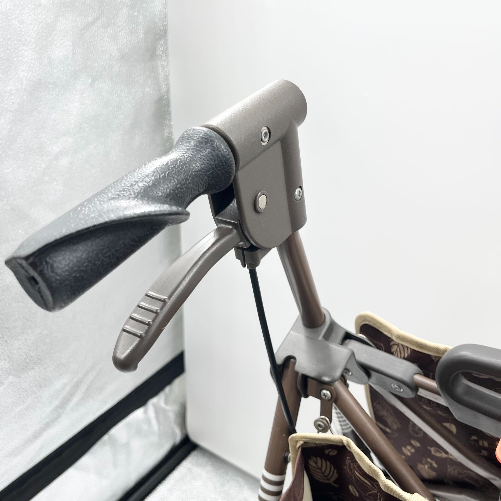 アクトモア パピー ブラウン 折りたたみ歩行器 シルバーカー 360°回転