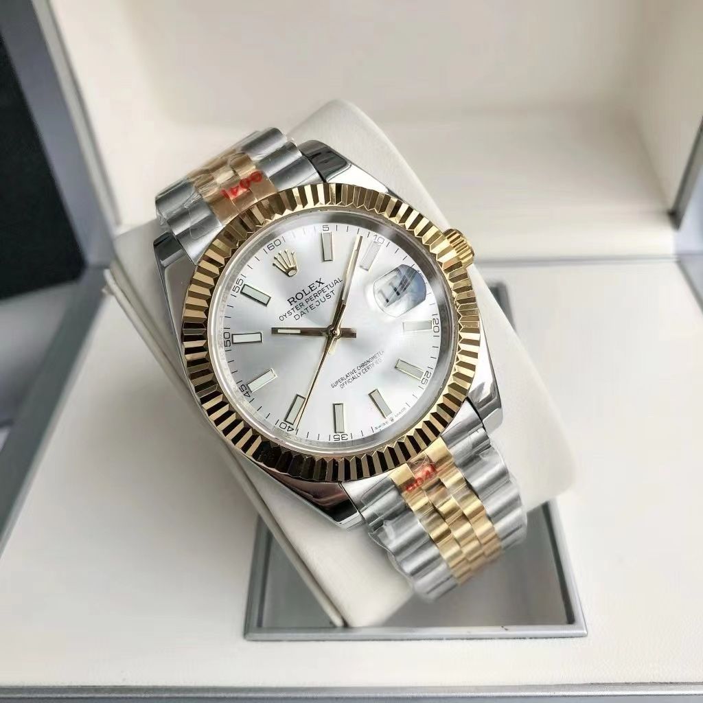 ROLEX 腕時計です箱付