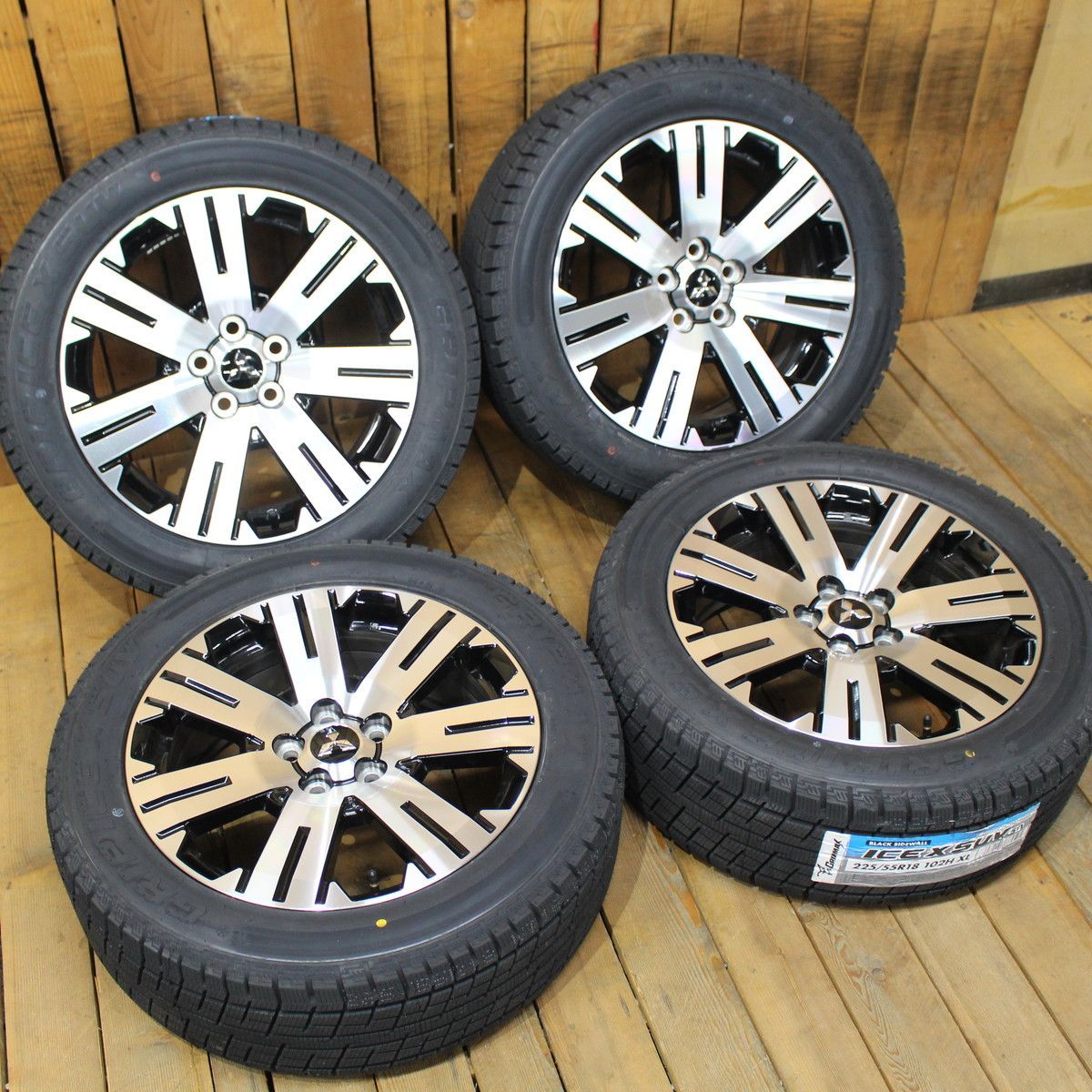 2025年製造 MITSUBISHI デリカD5 純正 18インチ グリップマックス