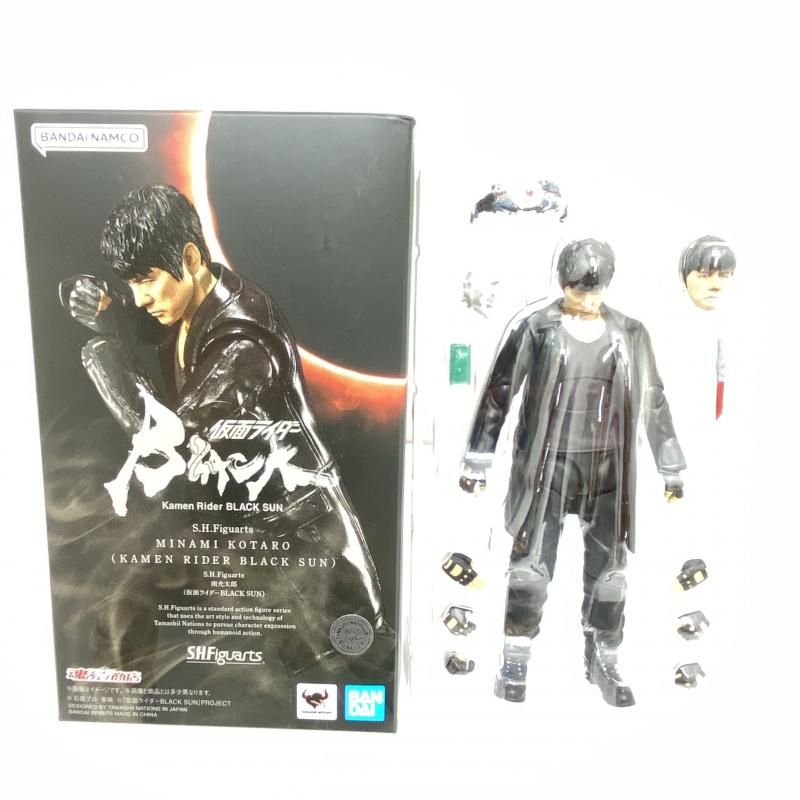 南光太郎（仮面ライダーBLACK SUN）　フィギュアーツ Amazon.co.jp: S.H.Figuarts 南光太郎 （ 仮面ライダーBLACK SUN