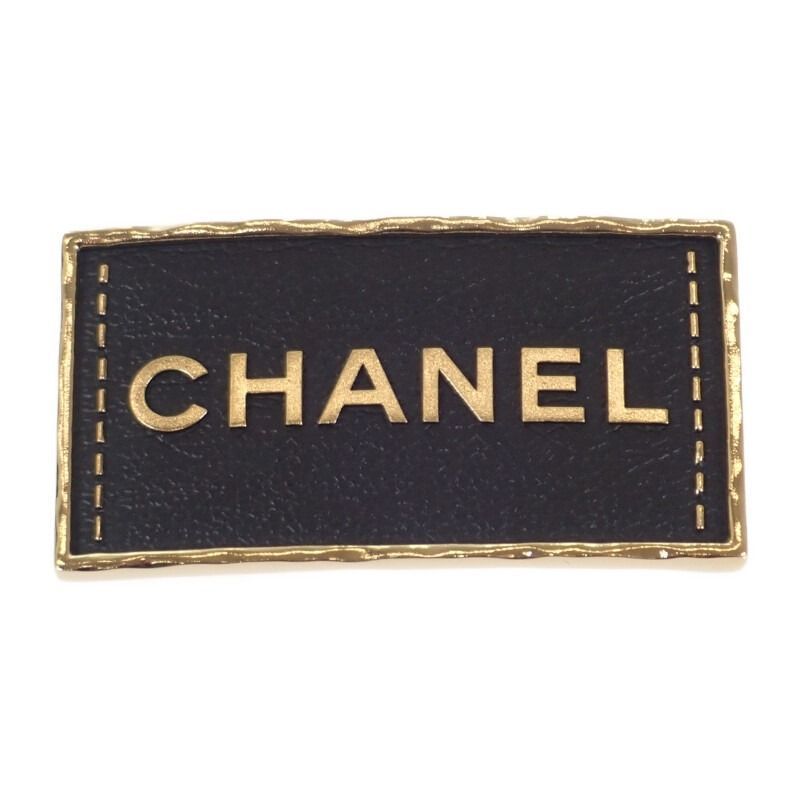 CHANEL】ロゴプレートブローチ ABA771 ブローチ メタル レザー