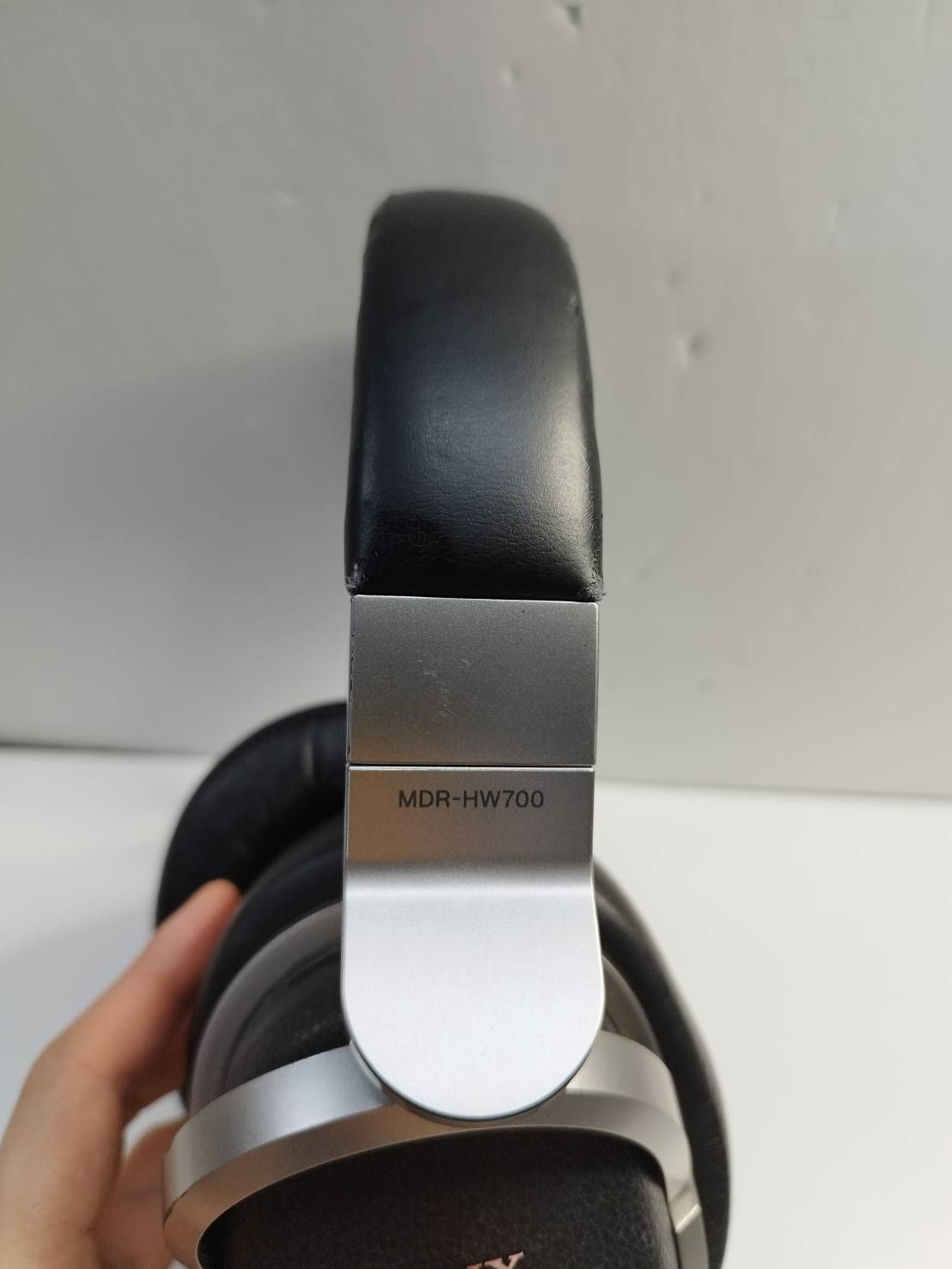 【ジャンク品】SONY MDR-HW700 ジャンク】SONY MDR-HW700 ワイヤレスヘッドホン - メルカリ