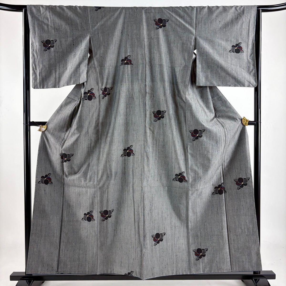 紬 身丈158cm 裄丈65cm M 袷 草木利休 椿 黒灰 正絹 秀品