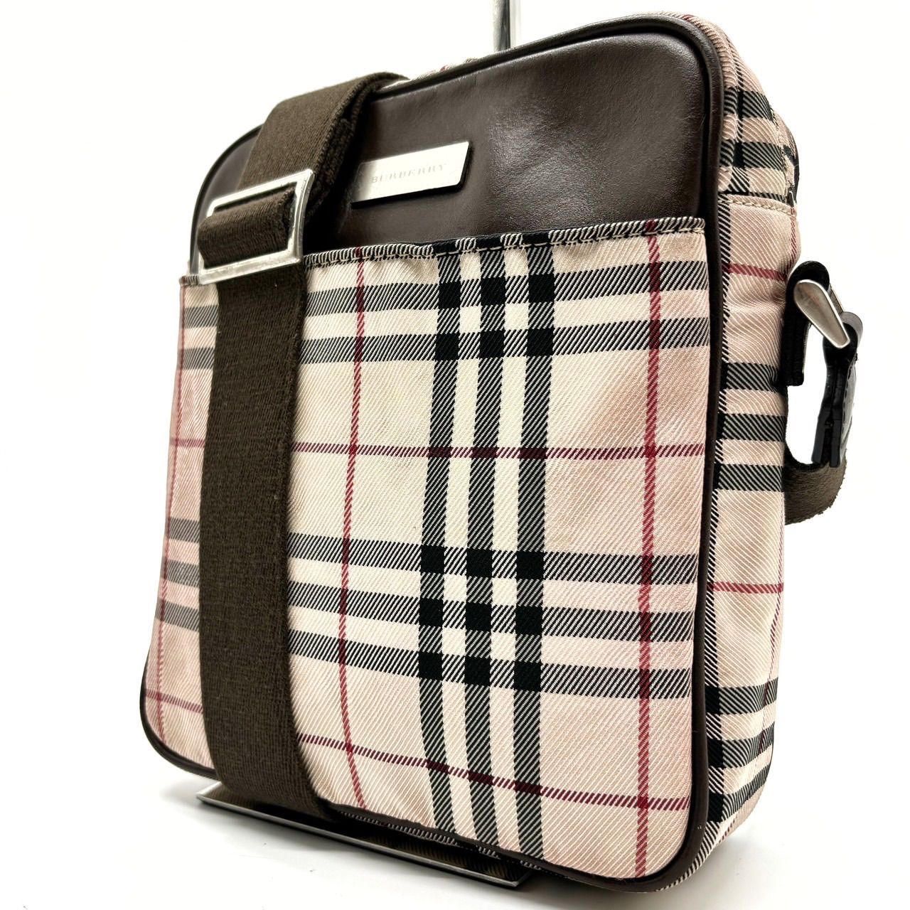 バーバリー ショルダーバッグ ノバチェック 斜め掛け クロスボディ バーバリー ショルダーバッグ ノバチェック 斜め掛け クロスボディ