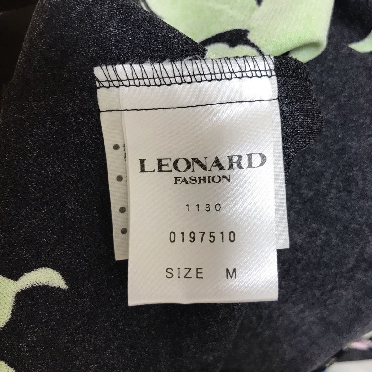 LEONARD(レオナール) ワンピース サイズM レディース - 黒×グリーン×マルチ 半袖/ひざ丈/部分ニット/花柄