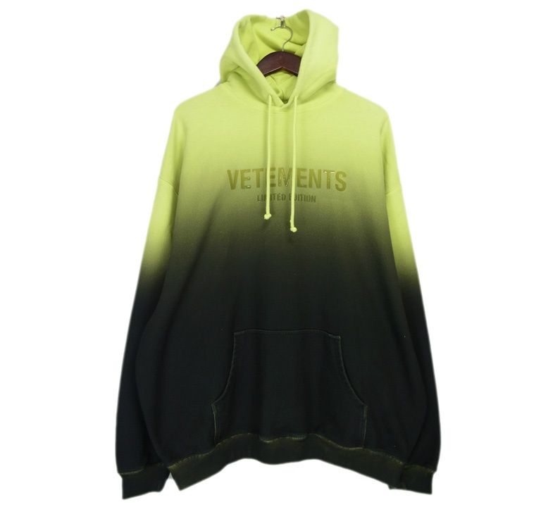ヴェトモン VETEMENTS 23AW 【 UE54HD200Y 】 ロゴ グラデーション フーディ パーカー　w22225