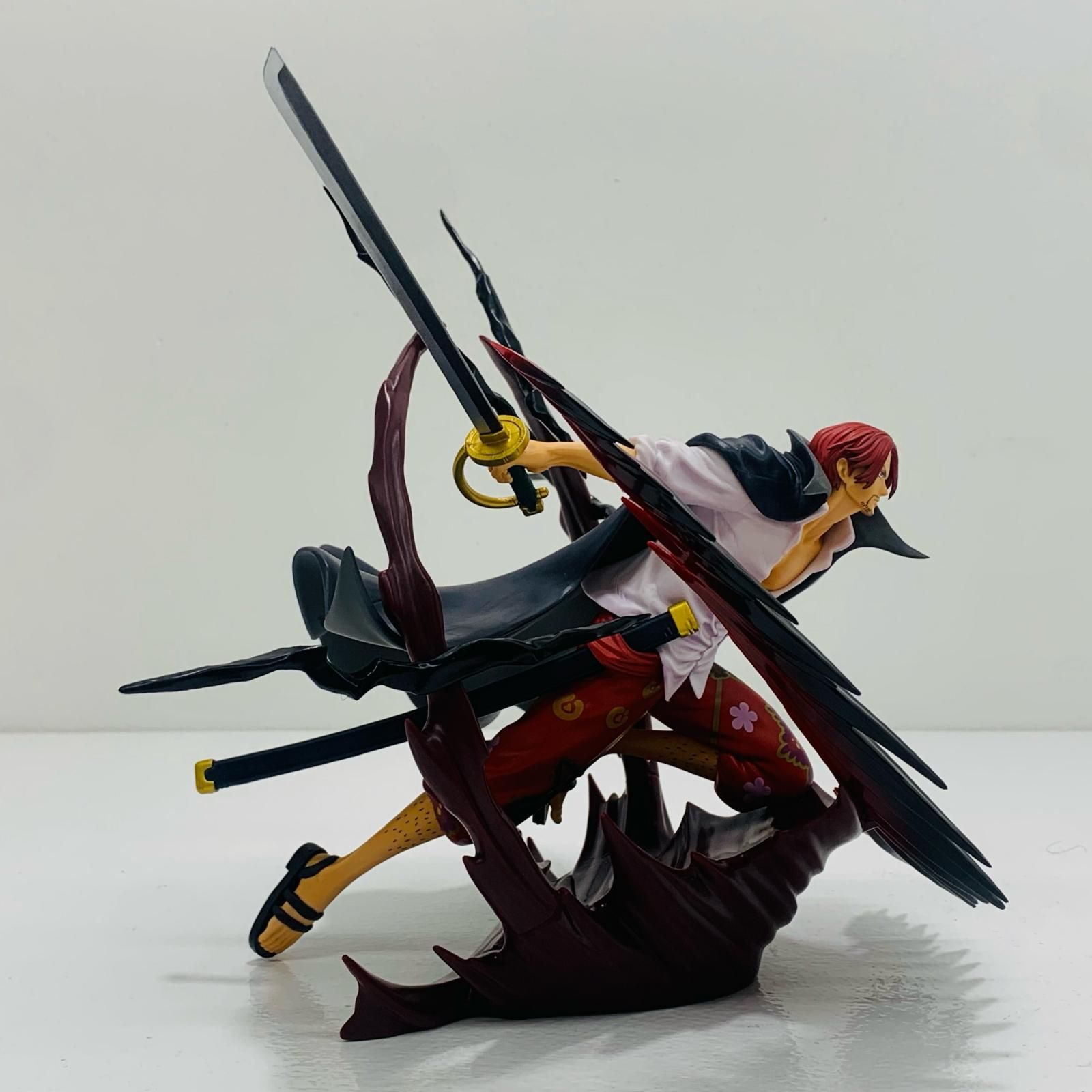 飾磨店】 中古 フィギュア ワンピース シャンクス 神避 一番くじ