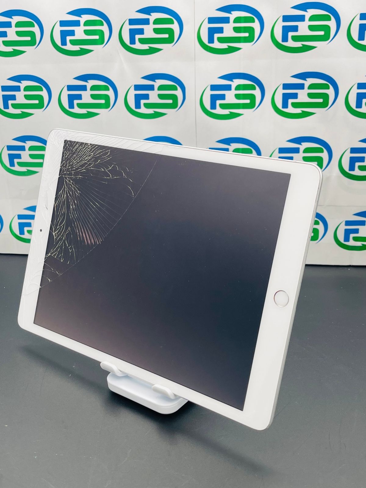 MW782J/A ジャンク品」iPad 第7世代 128GB Wi-Fiモデル MW782J/A