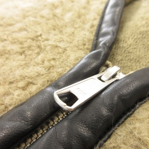 Vカット ジップアップ