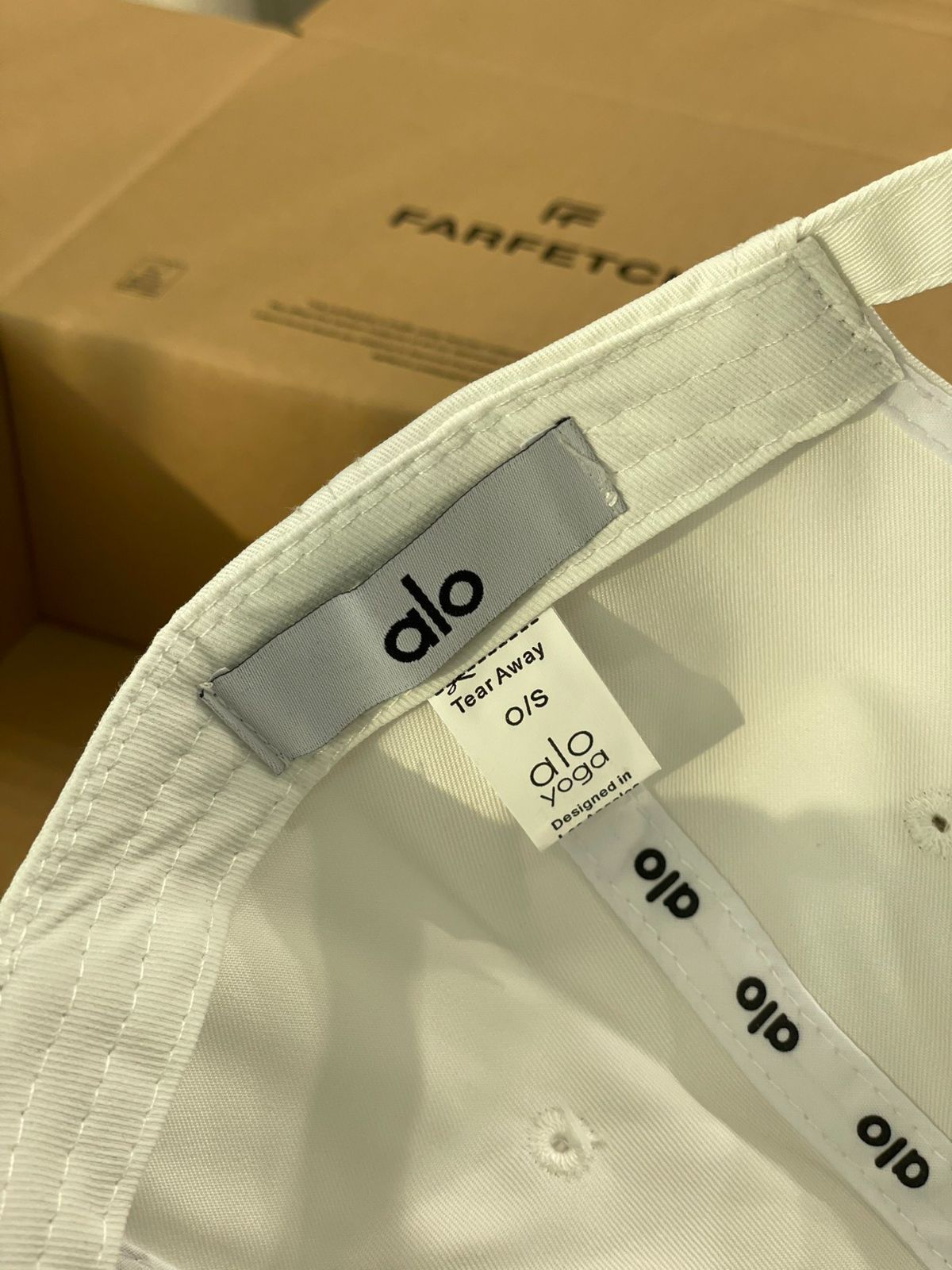 alo yoga アローヨガ　キャップ　白　新品 新品 ALO YOGA アローヨガ キャップ 帽子 メンズ レディース