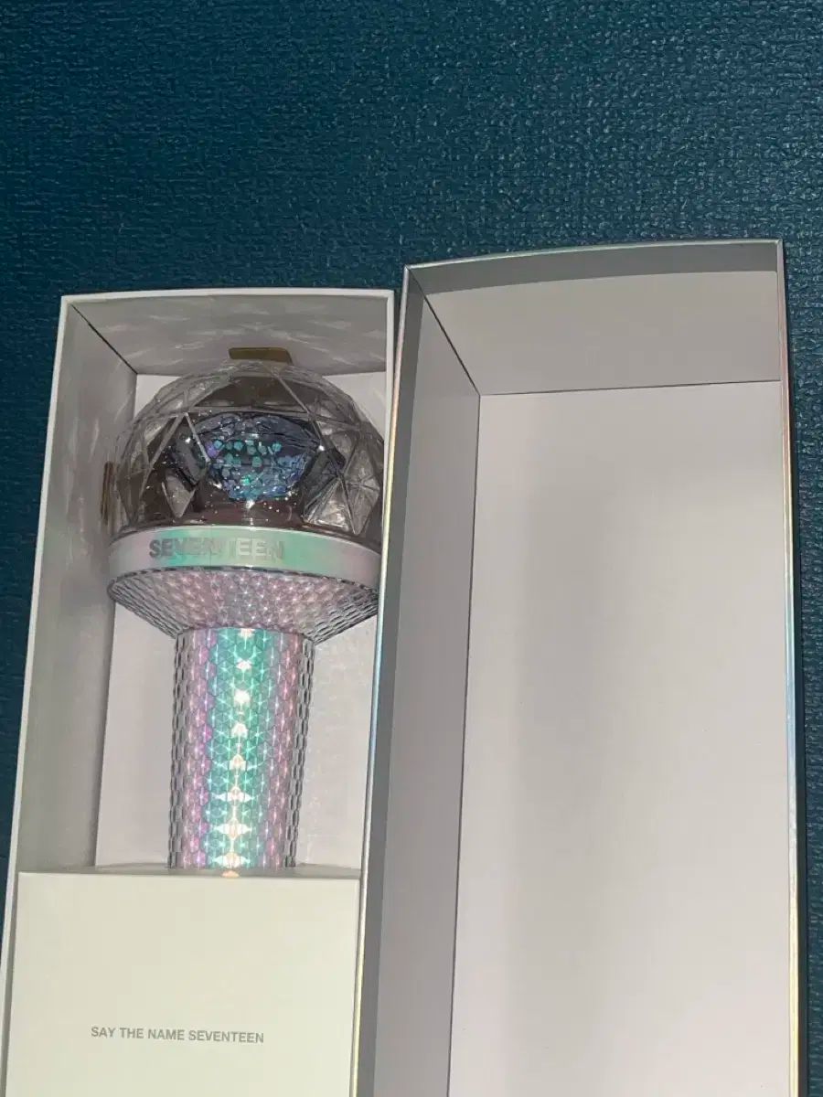 箱付き︎seventeen セブンティーン ペンライト SEVENTEEN ペンライト　箱あり | フリマアプリ ラクマ