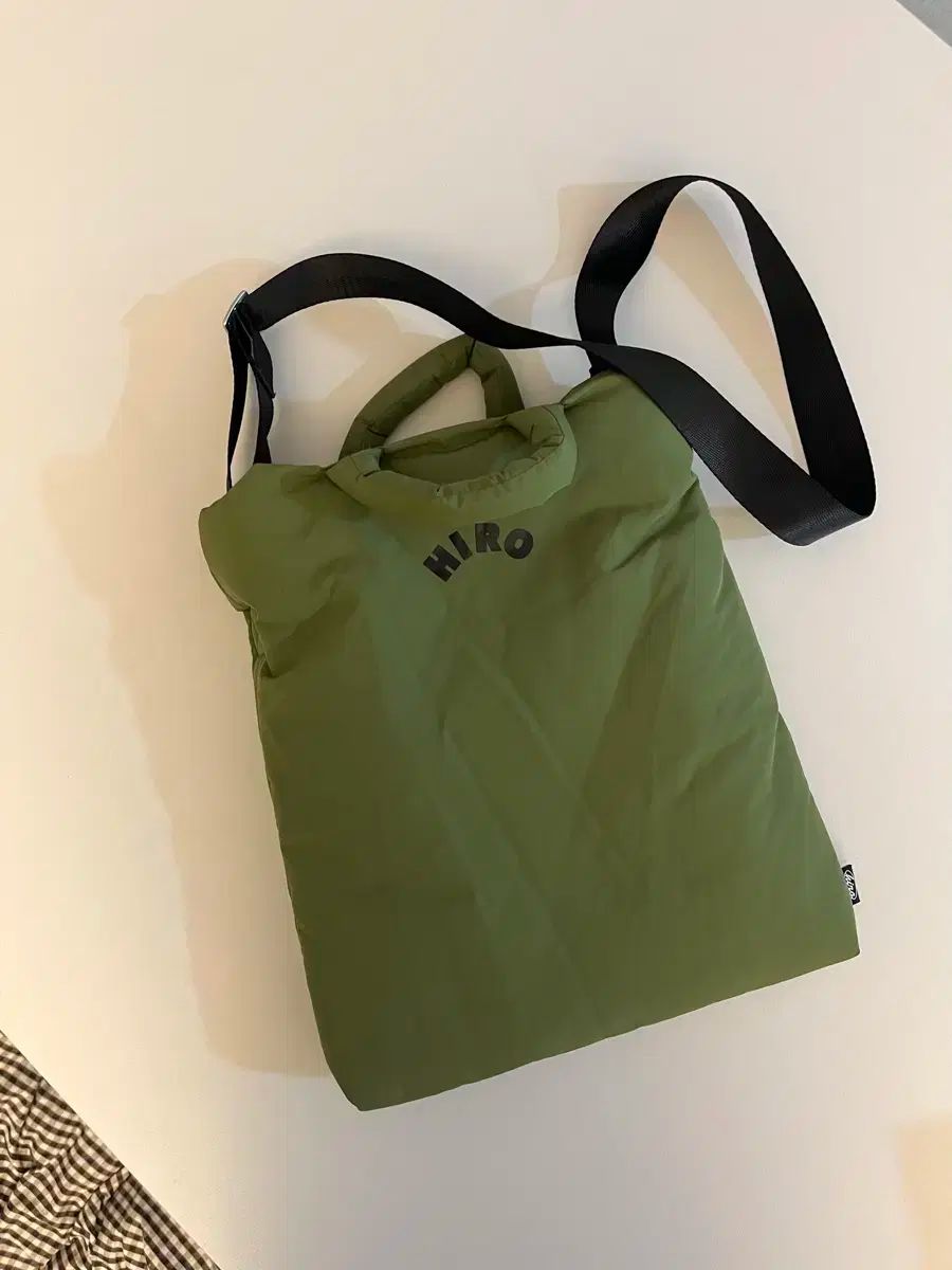 ヒロ 補助バッグ クロスボディバッグ ショップ カーキ レガートラルゴ