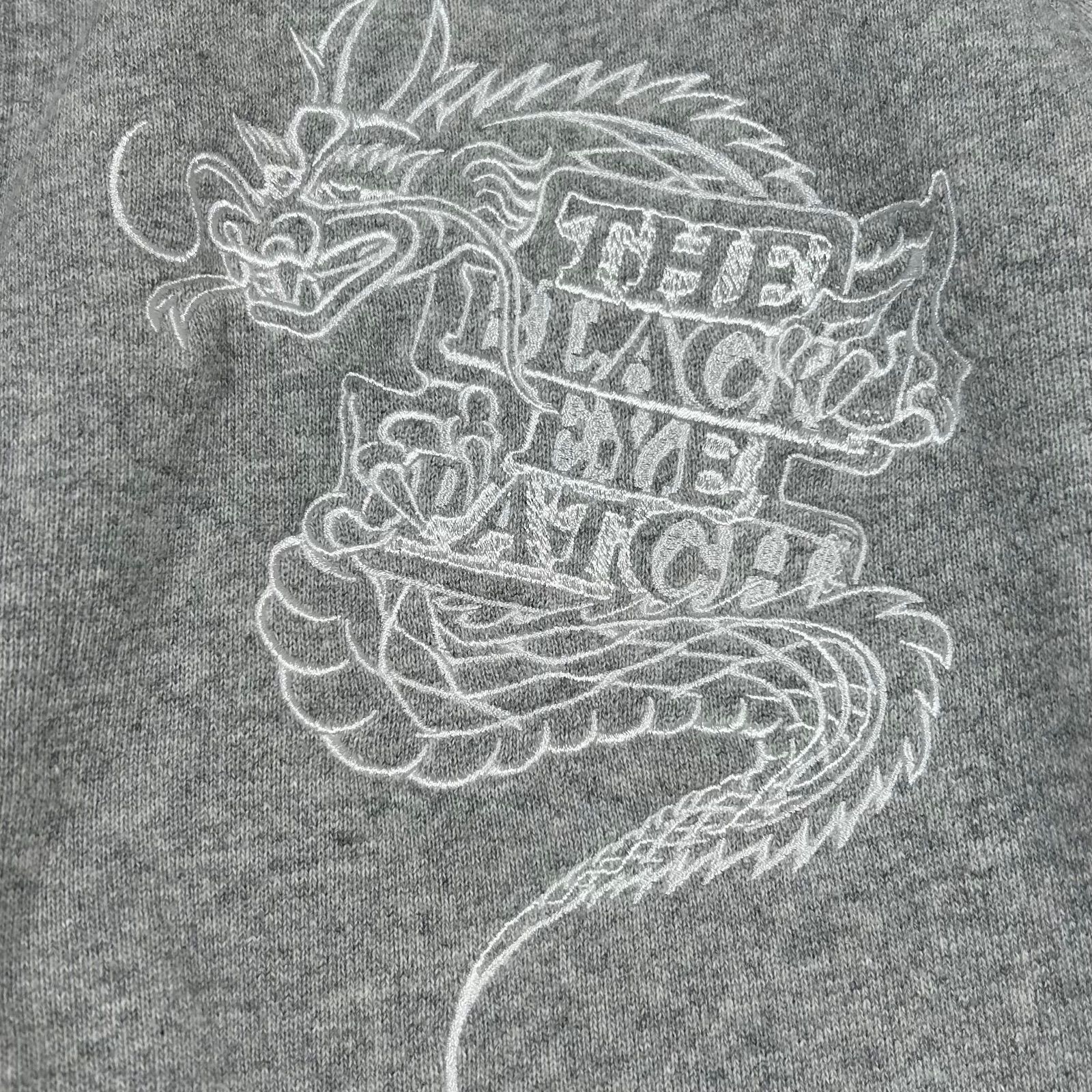 ブラックアイパッチ 刺繍ロゴ 取扱注意 ジップパーカー 超希少】ブラックアイパッチ☆アーチワッペン刺繍 取扱注意