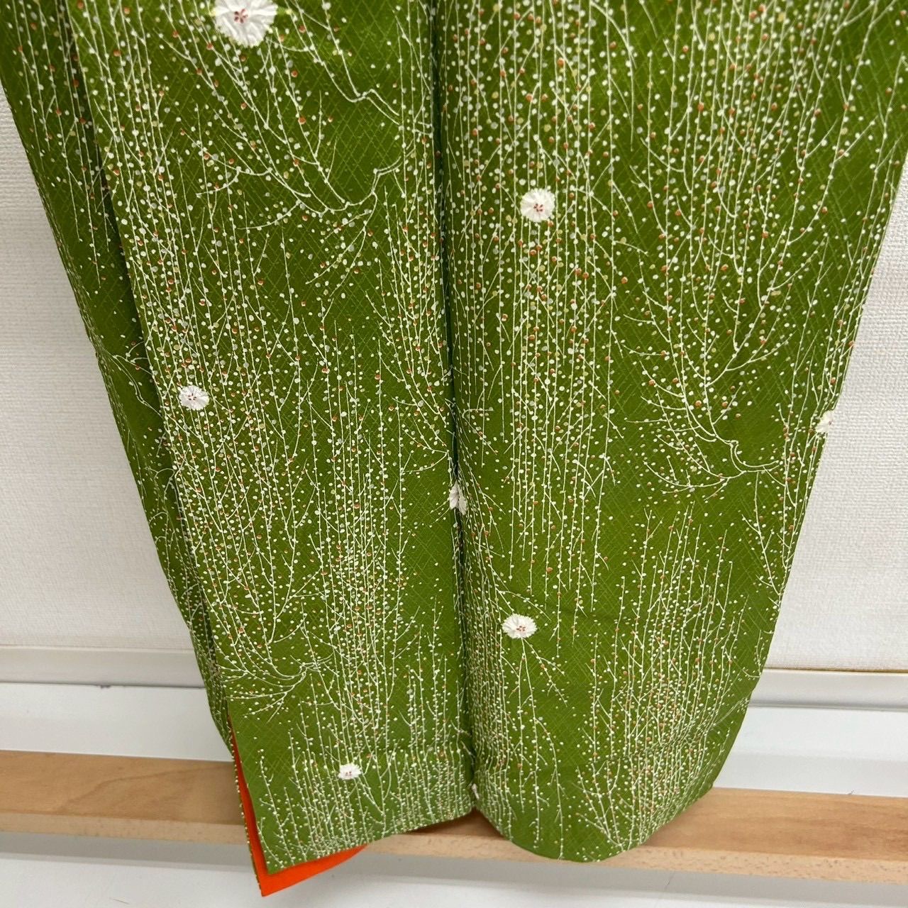 小紋 絞り 綸子 グリーン 未使用品 小紋 総絞り くすんだ薄緑 綸子 身丈