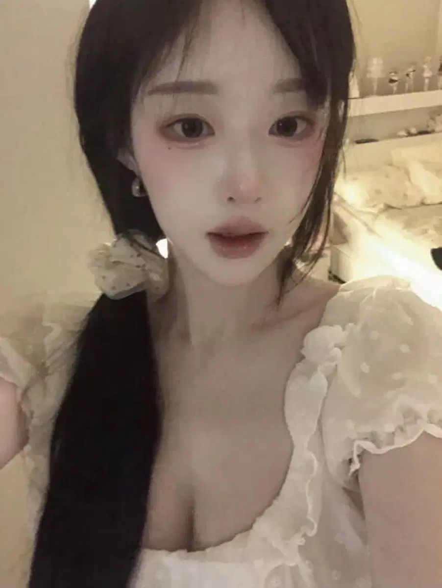 EXPIRED GIRL(エクスパイアードガール) スクエア 白 ドット ミニ ワンピース shu 着用