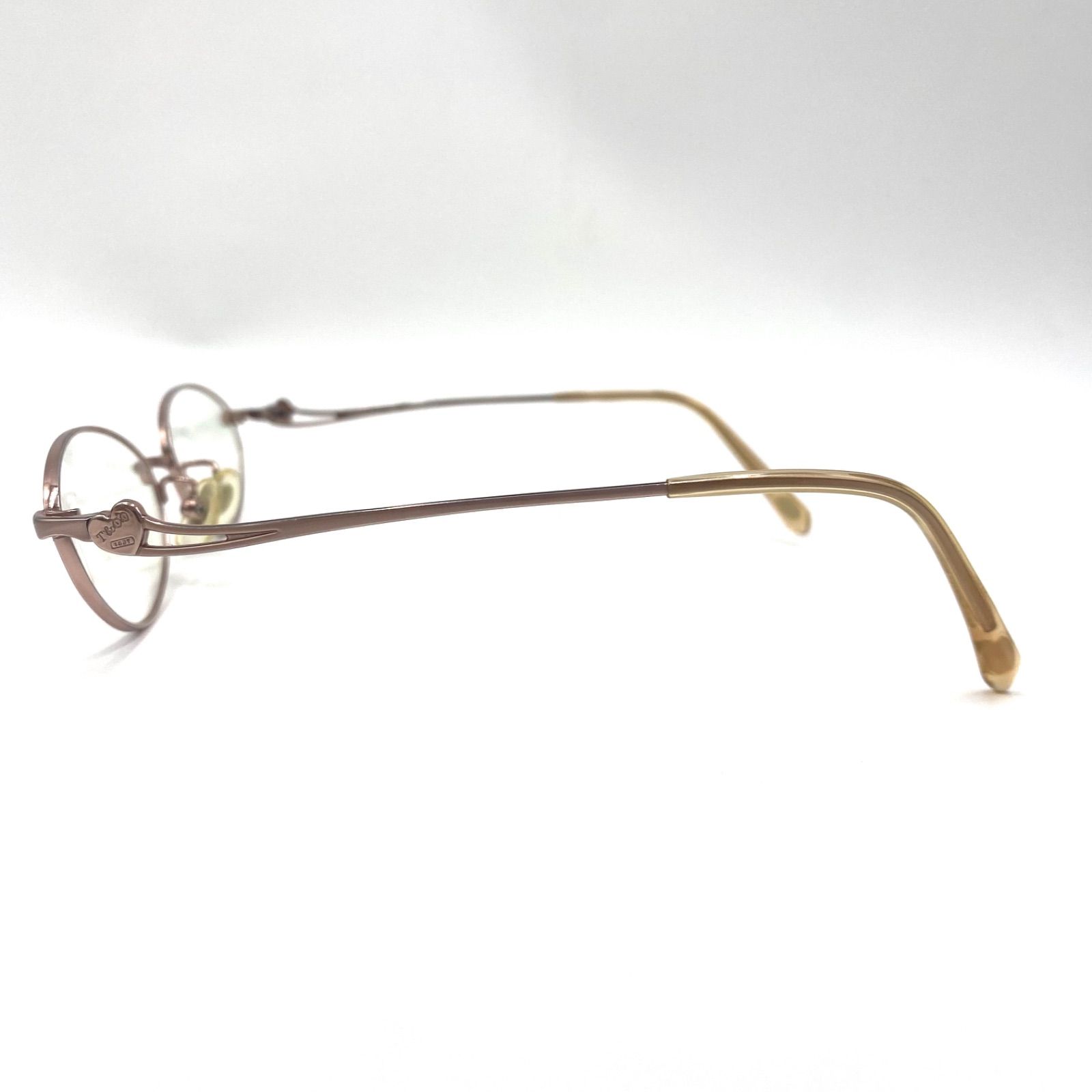 チタニウム プラスチック