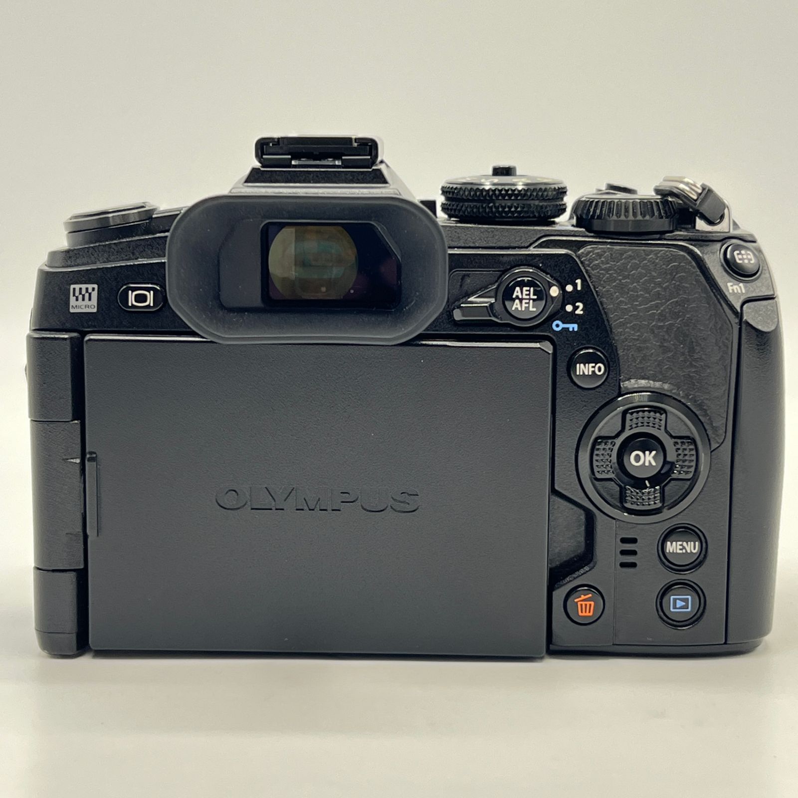 OLYMPUS E-M1 Mark II ミラーレス一眼カメラ 予備バッテリー付 オリンパス OM-D E-M1 Mark II ボディ 予備バッテリー付き ブラック