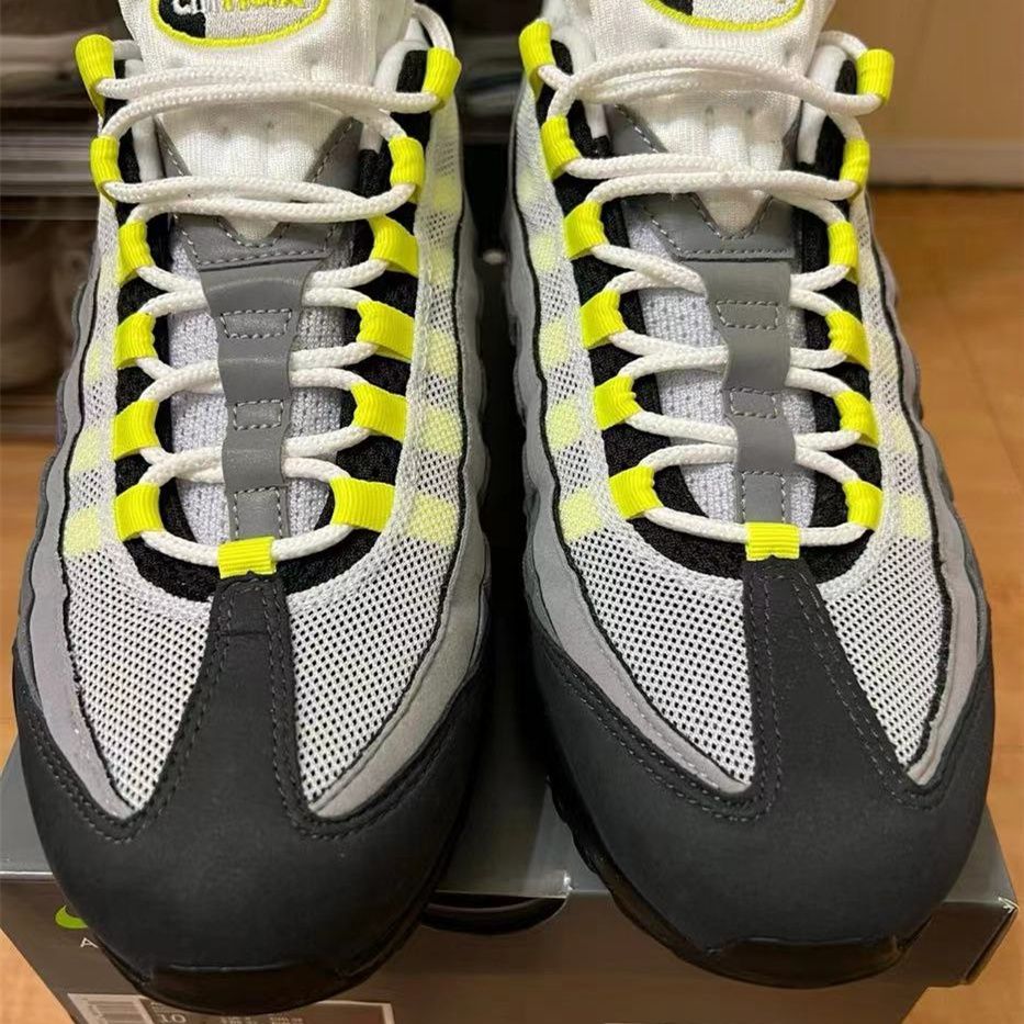 新品未使用 ナイキ Nike Air Max 95 OG Neon エアマックス95 OG ネオン 2020 NIKE AIR MAX 95 OG  イエローグラデ - メルカリ